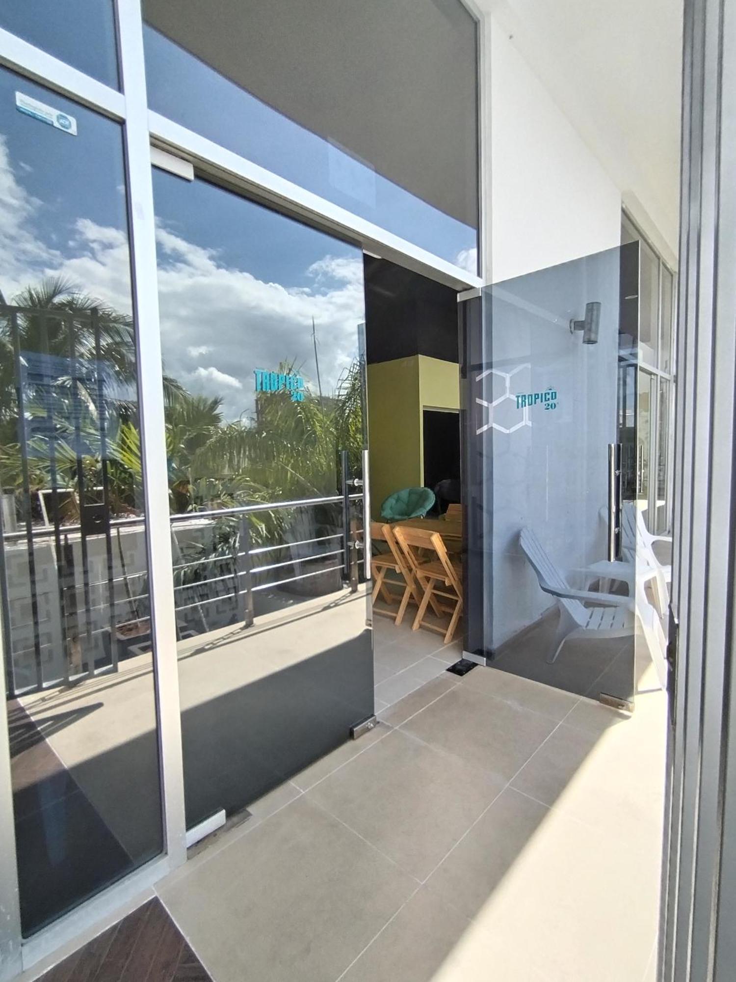 Hostel Tropico 20 Pdc Playa del Carmen Luaran gambar